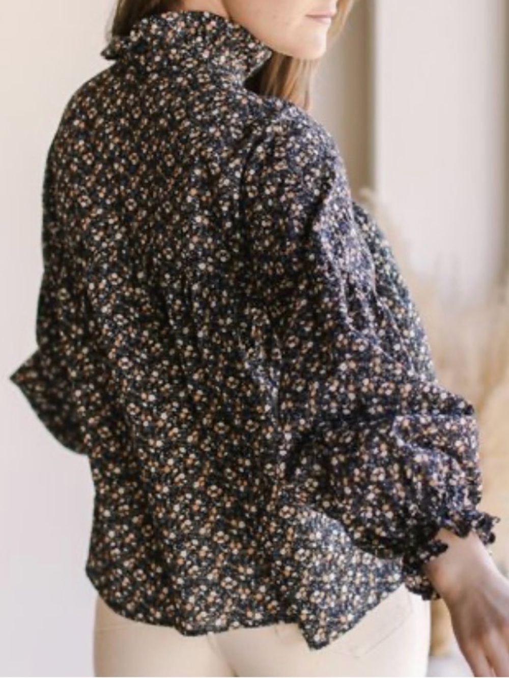 A BRONZE AGE Louie High Neck Floral
Balloon Sleeve Blouse Size Medium NWOT